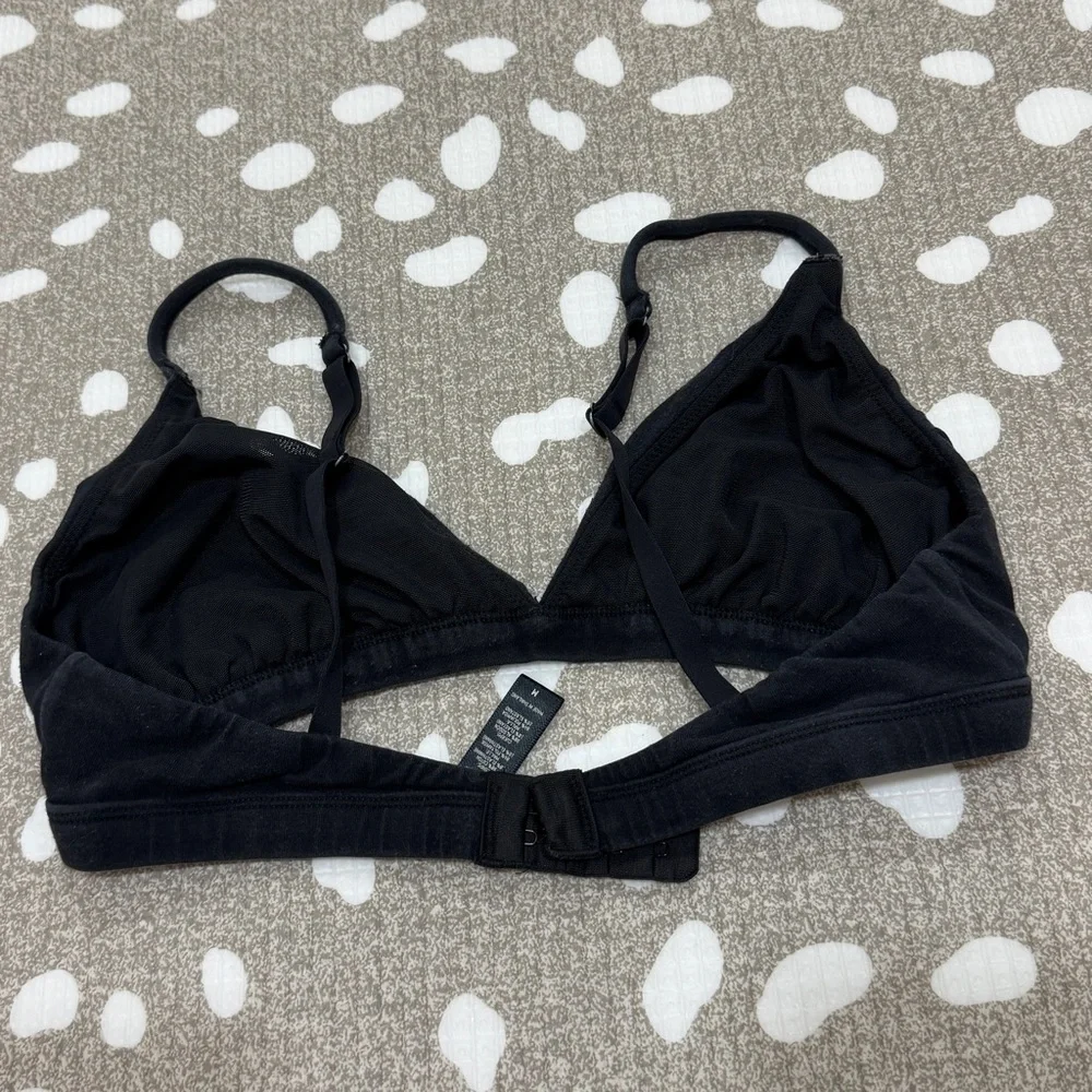 SKIMS fits everybody triangle bralette onyx adjustable straps vneck - Picture 3 of 8